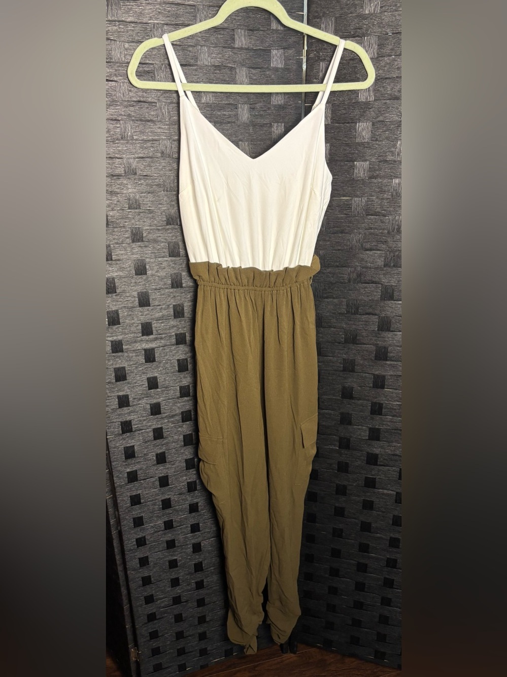 VENUS Women's Two-Tone Spaghetti Strap Jumpsuit - White & Olive XS-S
